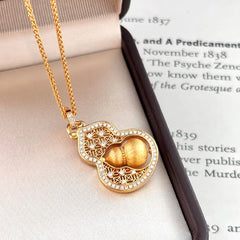 Collar Calabaza Fu Lu de Estilo Chino – Conjunto de Regalo de Lujo con Colgante de Protección Taoísta de Oro y Circones