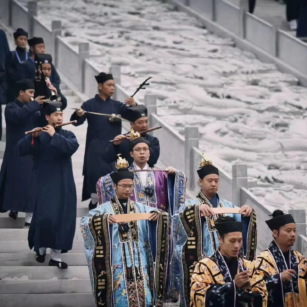 Certified_priests._Real_temple._Traditional_rituals.__1_2